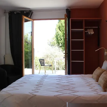 Le Lit Qui Danse Guest house